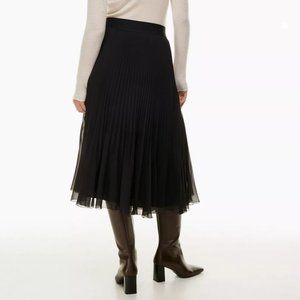 Aritizia Wilfred Twirl Pleated Skirt in Black (Size Medium)